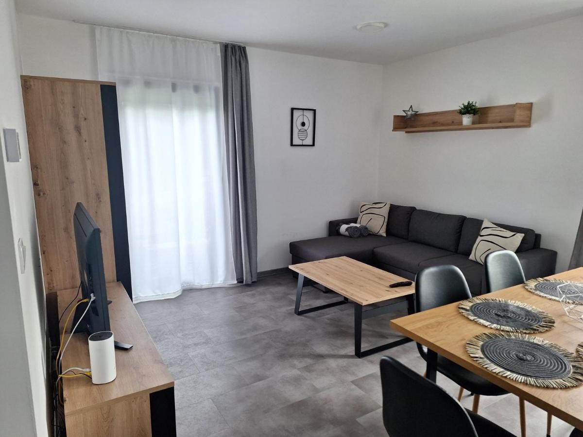 Mb Apartmany Lipno 伏尔塔瓦河畔利普诺 外观 照片